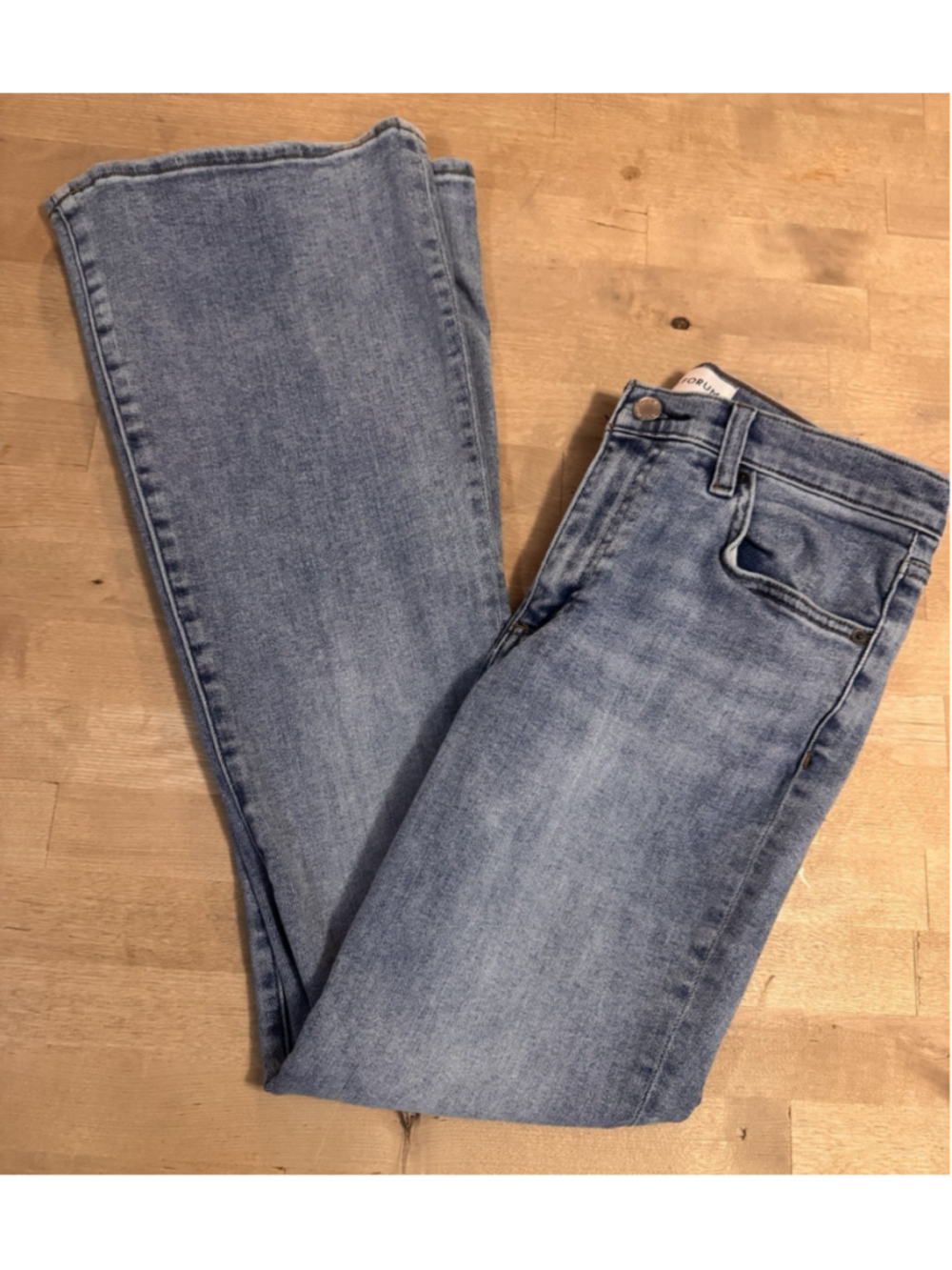 Aritzia Denim Forum The Donna mid Rise Flare Jeans Light Wash Size 30L Sz 29 - Picture 5 of 15
